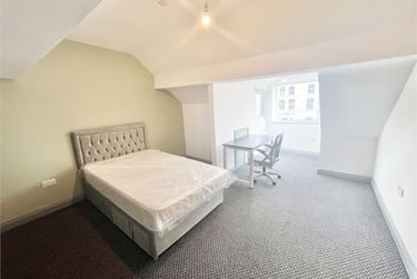 4 bed house, Walter Road, Mount Pleasant, Swansea, SA15RF - Image 4