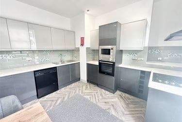 4 bed house, Walter Road, Mount Pleasant, Swansea, SA15RF - Image 6