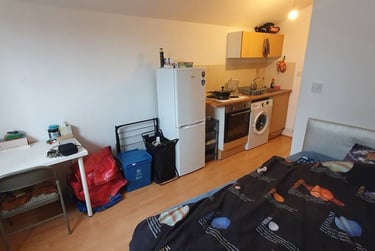 1 bed studio, 3, 16, Cathays, Cardiff, CF244DY - Image 1