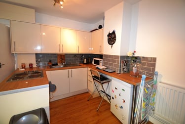 1 bed flat, Cathays, Plasnewydd, Cardiff, CF244AT - Image 2