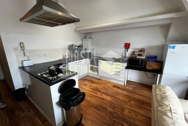 2 bed flat, London Road, Highfields, Leicester, LE20QS - Image 1