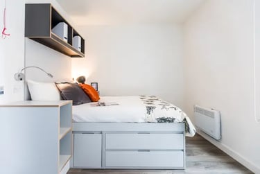 Platinum Ensuite at The Cam Foundry, 315 Mill Road, City Centre, Cambridge, CB13DL - Image 1