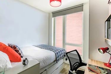 Bronze Ensuite at The Cam Foundry, 315 Mill Road, City Centre, Cambridge, CB13DL - Image 2