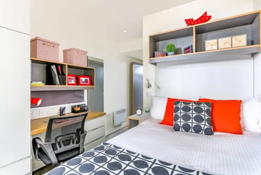 Bronze Ensuite at The Cam Foundry, 315 Mill Road, City Centre, Cambridge, CB13DL - Image 1