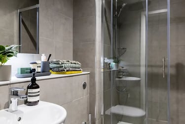 Diamond Ensuite - Image 5