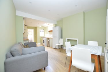 3 bed house, Livingstone Street, City Centre, Norwich, NR24HE - Image 2