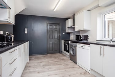 6 bed house, Northfields, Earlham, Norwich, NR47ES - Image 2