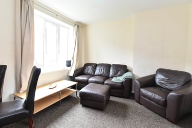 4 bed house, Robson Road, Earlham, Norwich, NR58NZ - Image 3
