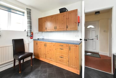 4 bed house, Robson Road, Earlham, Norwich, NR58NZ - Image 2