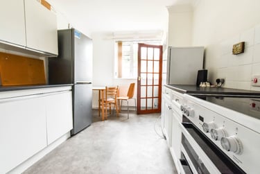 5 bed house, Enfield Road, Earlham, Norwich, NR58LF - Image 2