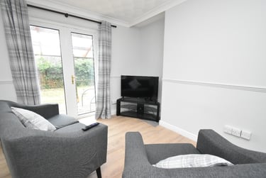 2 bed flat, Nasmith Road, Earlham, Norwich, NR47BJ - Image 2