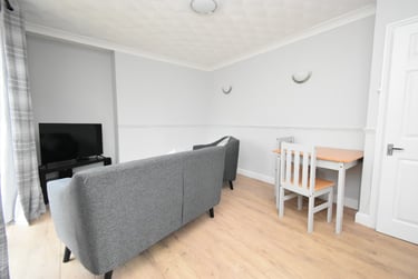 2 bed flat, Nasmith Road, Earlham, Norwich, NR47BJ - Image 3
