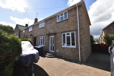 4 bed house, Darrell Place, Earlham, Norwich, NR58QW - Image 1