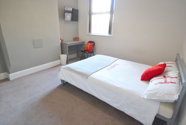 6 bed house, Loughborough Road, West Bridgford, Nottingham, NG27JH - Image 2