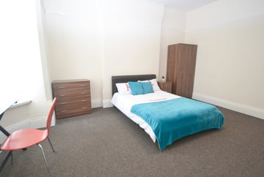 7 bed house, Melton Road, West Bridgford, Nottingham, NG27NW - Image 2