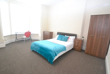 7 bed house, Melton Road, West Bridgford, Nottingham, NG27NW - Image 2