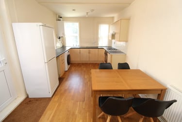 4 bed house, Ella Road, West Bridgford, Nottingham, NG25GZ - Image 4