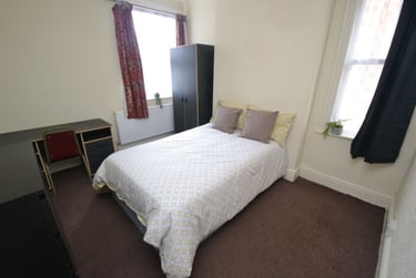 4 bed house, Oakfields Road, West Bridgford, Nottingham, NG25DN - Image 2