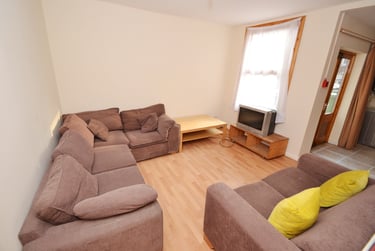 6 bed house, Balfour Road, Radford, Nottingham, NG71NY - Image 1