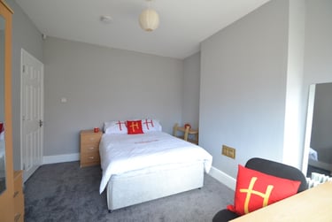 6 bed house, Lace Street, Dunkirk, Nottingham, NG72JT - Image 1