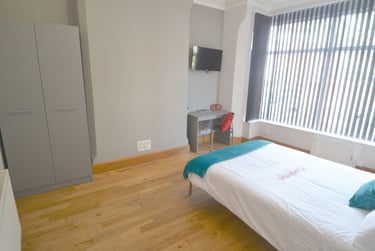 6 bed house, Melton Road, West Bridgford, Nottingham, NG27NF - Image 1