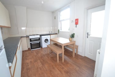 5 bed house, Epperstone Road, West Bridgford, Nottingham, NG27QF - Image 2