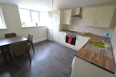 4 bed house, Millicent Road, West Bridgford, Nottingham, NG27PZ - Image 1