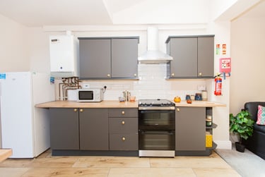 5 bed house, Charnwood Grove, West Bridgford, Nottingham, NG27NT - Image 2