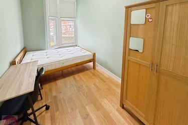 8 bed flat, Derby Road, Lenton, Nottingham, NG71QN - Image 3