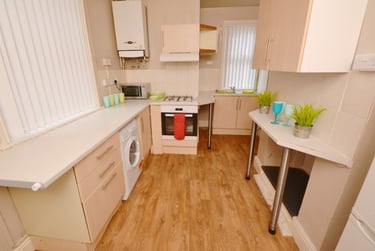 4 bed house, Hawksworth Road, West Bridgford, Nottingham, NG25FS - Image 1