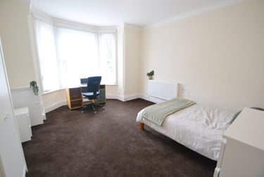2 bed flat, Henry Road, West Bridgford, Nottingham, NG27ND - Image 2