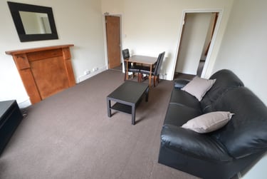 2 bed flat, Henry Road, West Bridgford, Nottingham, NG27ND - Image 3