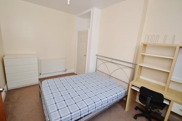 5 bed house, Albert Grove, Radford, Nottingham, NG71PA - Image 2