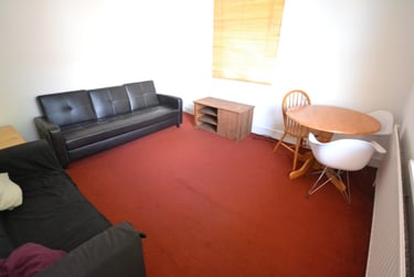 2 bed flat, Radford Boulevard, Radford, Nottingham, NG73BN - Image 2
