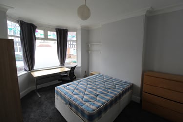 6 bed house, Elmsthorpe Avenue, Lenton, Nottingham, NG72BU - Image 2