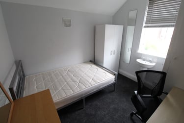 6 bed house, Elmsthorpe Avenue, Lenton, Nottingham, NG72BU - Image 8