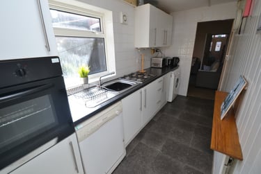 4 bed house, Harley Street, Lenton, Nottingham, NG71RZ - Image 3