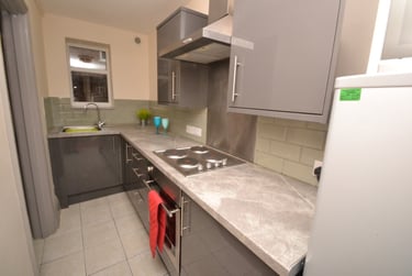 2 bed flat, Exeter Road, Forest Fields, Nottingham, NG76LS - Image 2