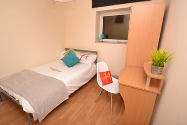 2 bed flat, Exeter Road, Forest Fields, Nottingham, NG76LS - Image 3