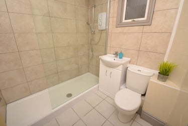 2 bed flat, Exeter Road, Forest Fields, Nottingham, NG76LS - Image 5