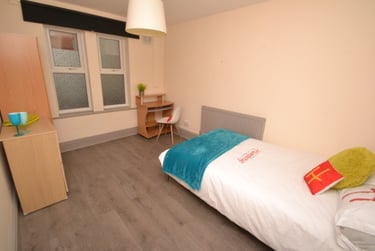 2 bed flat, Exeter Road, Forest Fields, Nottingham, NG76LS - Image 4