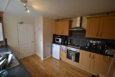 4 bed house, Forsythia Gardens, Lenton, Nottingham, NG72LW - Image 1