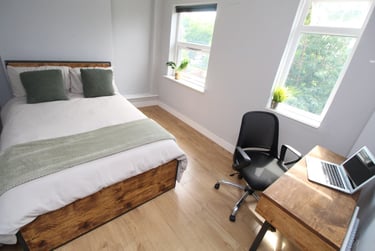 4 bed house, Park Road, Lenton, Nottingham, NG71JG - Image 1