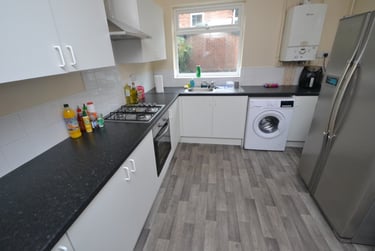 5 bed house, Johnson Road, Lenton, Nottingham, NG72BX - Image 1
