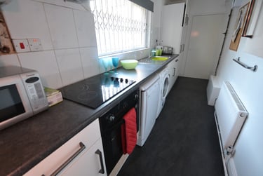 4 bed house, Hart Street, Lenton, Nottingham, NG71SF - Image 2