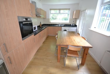 5 bed house, Lenton Boulevard, Radford, Nottingham, NG72BZ - Image 1