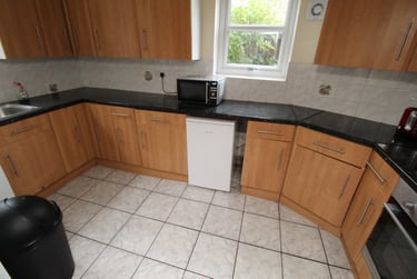 5 bed house, Trent Boulevard, West Bridgford, Nottingham, NG25BA - Image 1