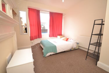 6 bed house, Derby Road, Radford, Nottingham, NG71NQ - Image 1