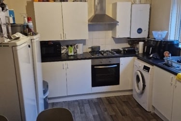 5 bed house, Kimbolton Avenue, Radford, Nottingham, NG71PT - Image 1