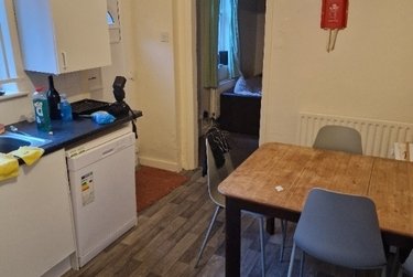 5 bed house, Kimbolton Avenue, Radford, Nottingham, NG71PT - Image 2